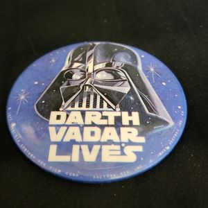 Vintage Star Wars 1977 Darth Vader Lives Pinback Button 2.5 in